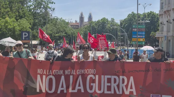 Manifestación en Madrid contra el rearme - Sputnik Mundo