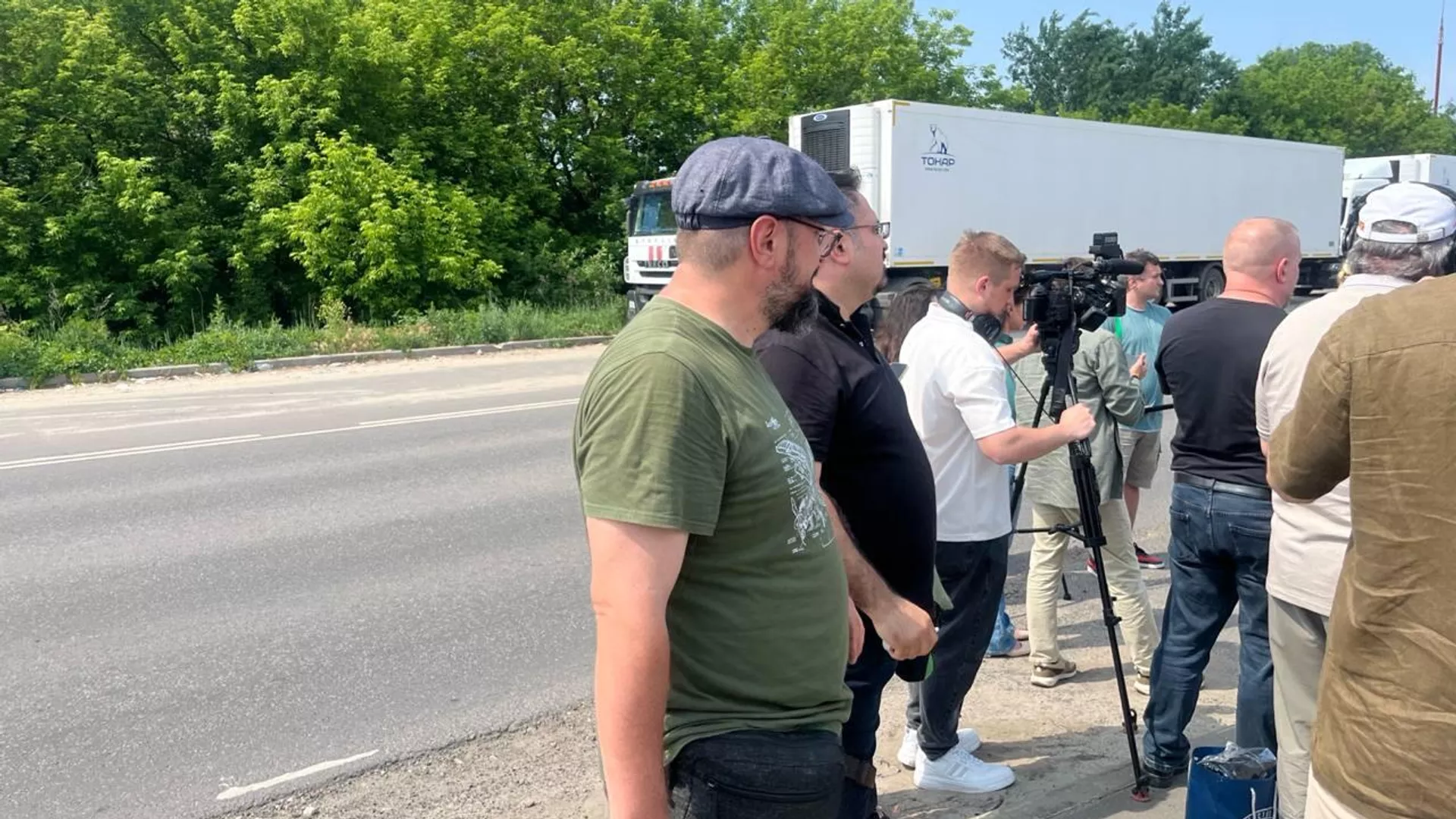 Periodistas extranjeros inspeccionan en la región rusa de Briansk los frigoríficos con los cuerpos de los soldados ucranianos caídos