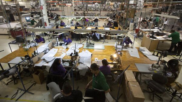 Los comercios fronterizos pasan por momentos complicados desde el segundo mandato de Trump. - Sputnik Mundo