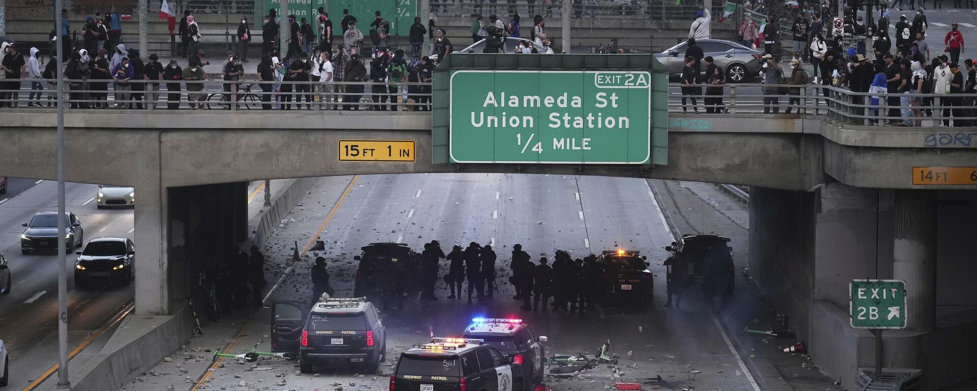 Las protestas en Los Ángeles dejaron decenas de personas arrestadas. - Sputnik Mundo, 1920, 09.06.2025