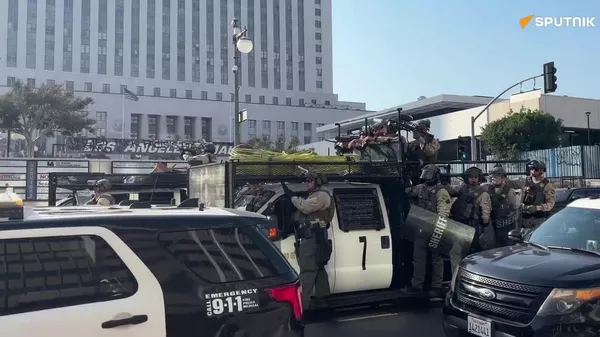 🪖 Trump despliega más elementos de la Guardia Nacional en Los Ángeles tras protestas - Sputnik Mundo