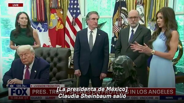 La secretaria de Seguridad Nacional de EEUU acusa a Sheinbaum de alentar las protestas en Los Ángeles - Sputnik Mundo