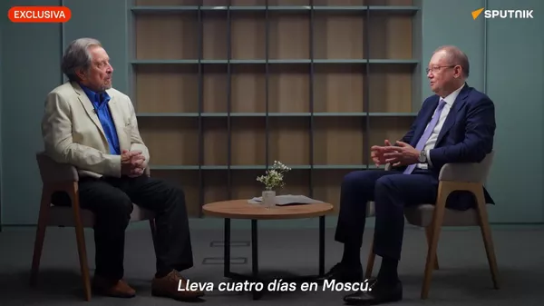 El padre de Musk asegura que ninguna capital del mundo se compara con Moscú - Sputnik Mundo