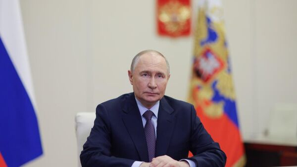 Putin fija los plazos de ejecución del programa estatal de armamento - Sputnik Mundo