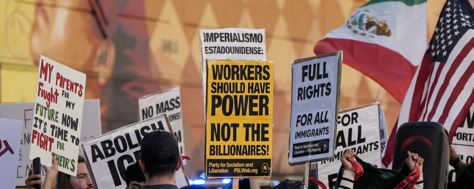 Una protesta pro-migrante cerca de Atlanta, en EEUU - Sputnik Mundo, 1920, 11.06.2025