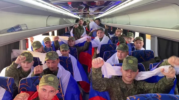 Intercambio de prisioneros de guerra entre Rusia y Ucrania  - Sputnik Mundo