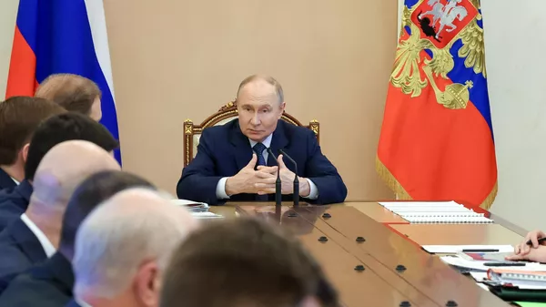 Vladímir Putin, presidente ruso, celebró una reunión para revisar los principales parámetros del proyecto del programa estatal de armamento  - Sputnik Mundo