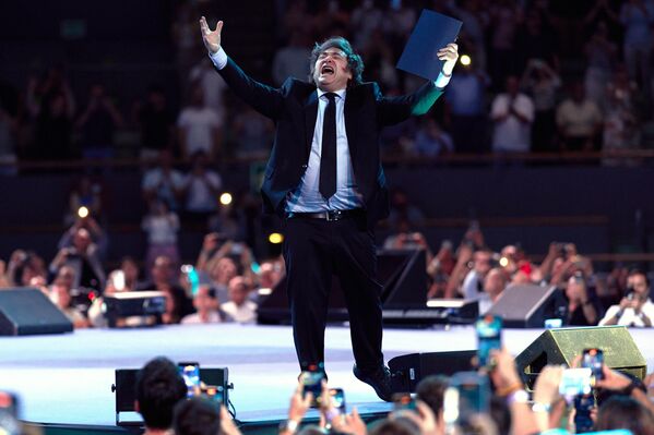 El presidente de Argentina, Javier Milei, interviene en el Foro Económico de Madrid. - Sputnik Mundo