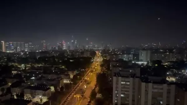 Despliegan equipos de rescate en Tel Aviv tras ofensiva iraní - Sputnik Mundo