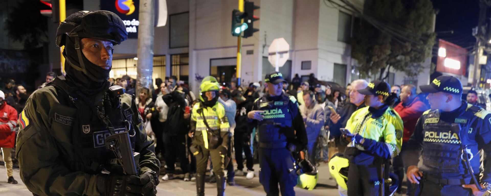 Operativo en Colombia tras el atentado contra el precandidato Miguel Uribe Operativo en Colombia tras el atentado contra el precandidato Miguel Uribe - Sputnik Mundo, 1920, 14.06.2025