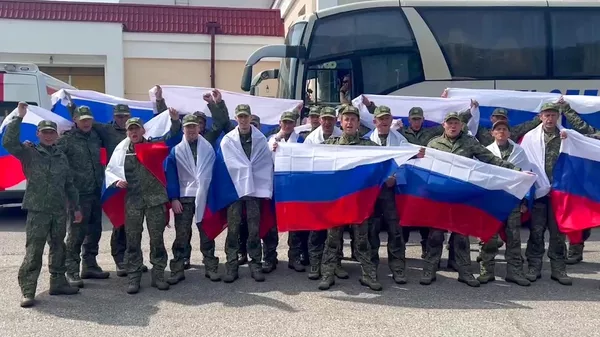 Militares rusos liberados del cautiverio ucraniano. - Sputnik Mundo