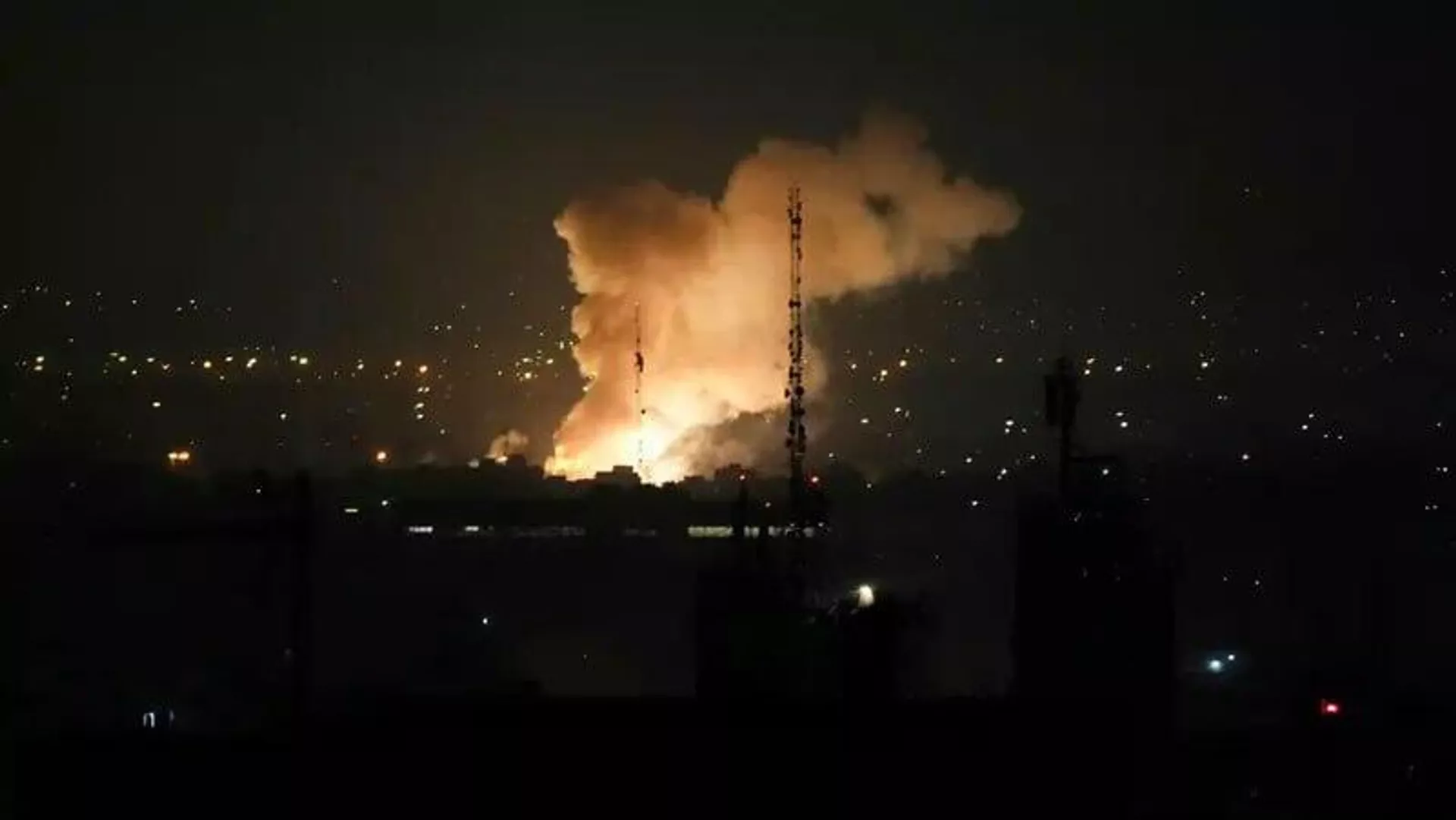 Suman más de 220 muertos en Irán por los ataques israelíes Suman más de 220 muertos en Irán por los ataques israelíes - Sputnik Mundo, 1920, 15.06.2025