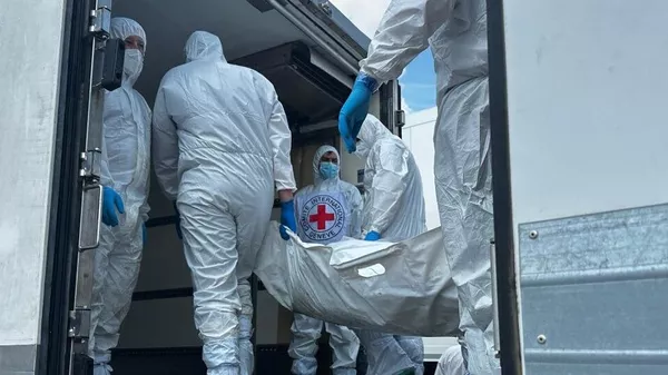Rusia entrega a Kiev los cuerpos de los militares fallecidos de las FFAA ucranianas - Sputnik Mundo