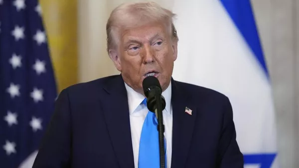 Trump asegura que quiere que Irán renuncie a sus armas nucleares antes de que EEUU tenga que implicarse en el conflicto - Sputnik Mundo