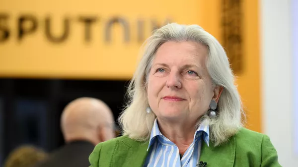Karin Kneissl, exministra de Asuntos Exteriores de Austria, en el Foro Económico Internacional de San Petersburgo (SPIEF) 2025, el 18 de junio de 2025 - Sputnik Mundo