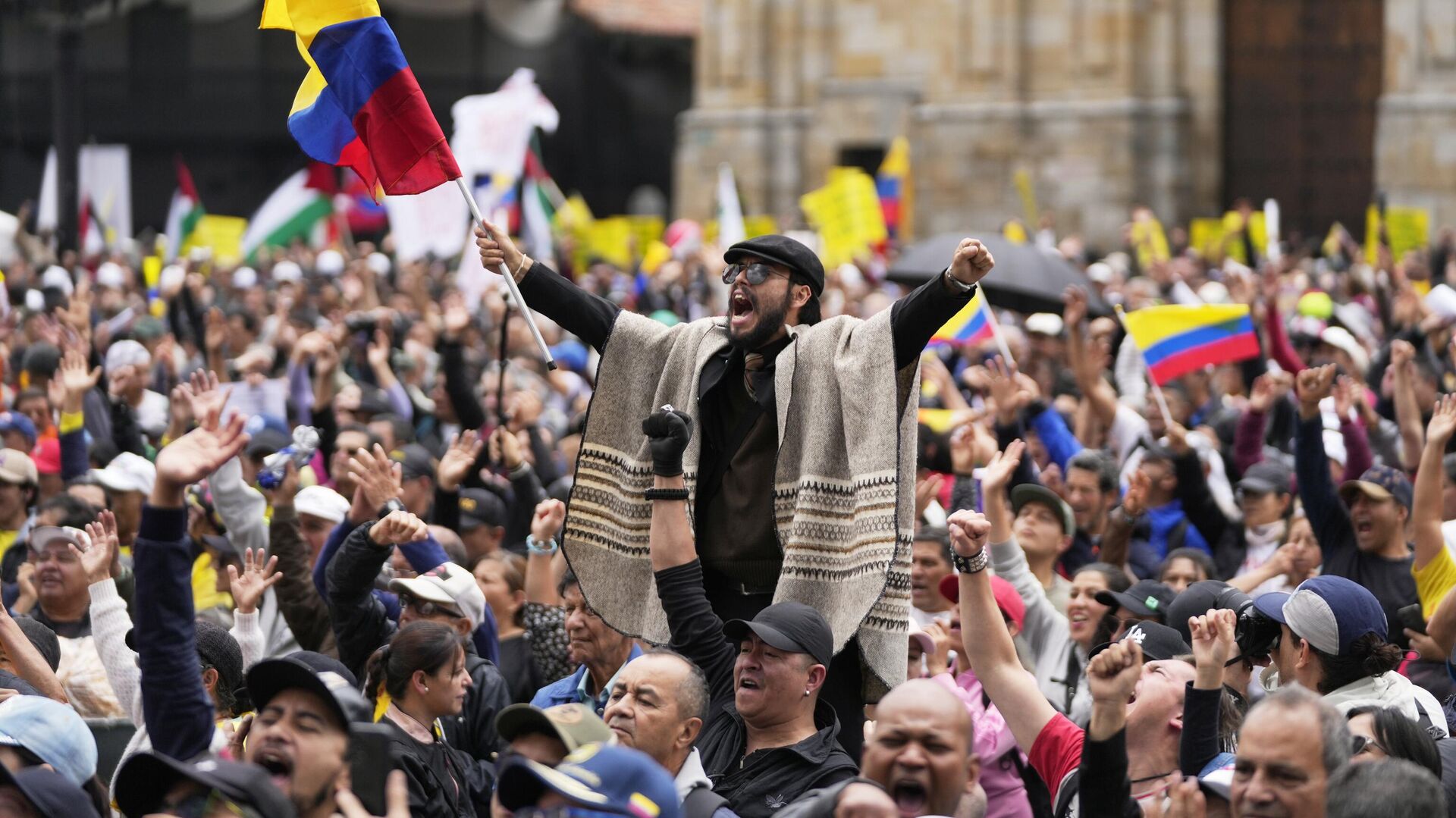 Se realizaron diversas manifestaciones a favor de la consulta popular de Petro. Se realizaron diversas manifestaciones a favor de la consulta popular de Petro. - Sputnik Mundo, 1920, 19.06.2025