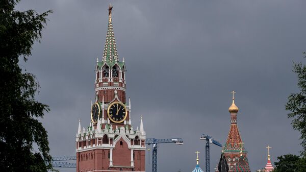 Vista de la Torre Spasskaya del Kremlin de Moscú  - Sputnik Mundo