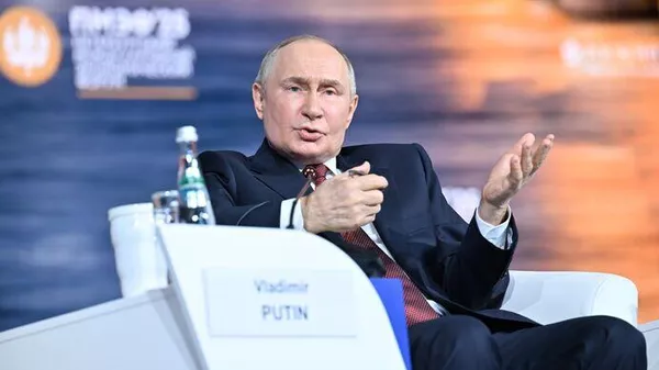 El mensaje de Putin en el SPIEF da cuenta de que hay una búsqueda pacificadora por parte de Rusia - Sputnik Mundo