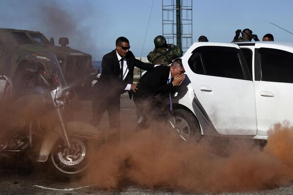 Militares brasileños practican ejercicios en materia de seguridad de cara a la cumbre de los BRICS que se celebrará en julio en ese país. - Sputnik Mundo