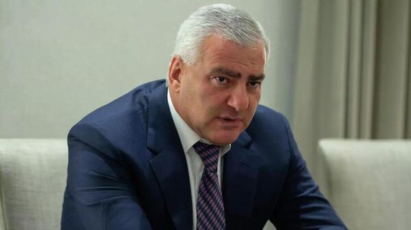 La detención del empresario Karapetián por las autoridades armenias es una persecución política - Sputnik Mundo