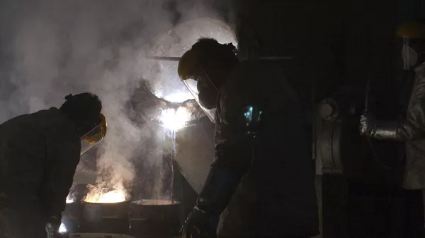 Trabajadores iraníes en el complejo nuclear en Isfahán - Sputnik Mundo