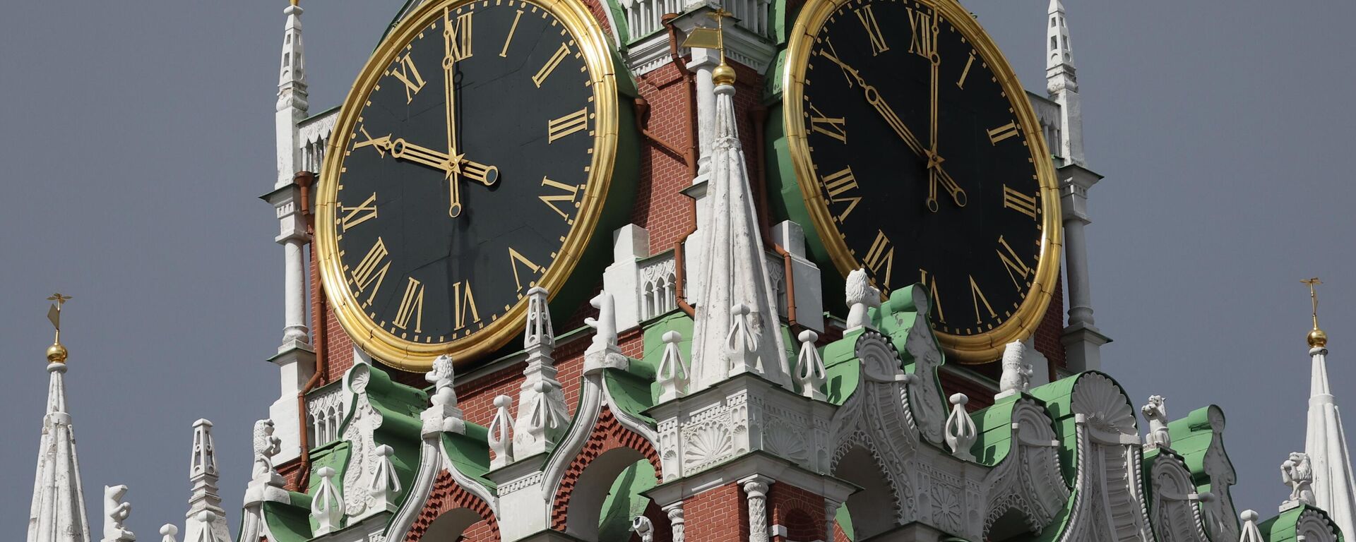 La Torre Spásskaya del Kremlin de Moscú - Sputnik Mundo, 1920, 28.10.2025