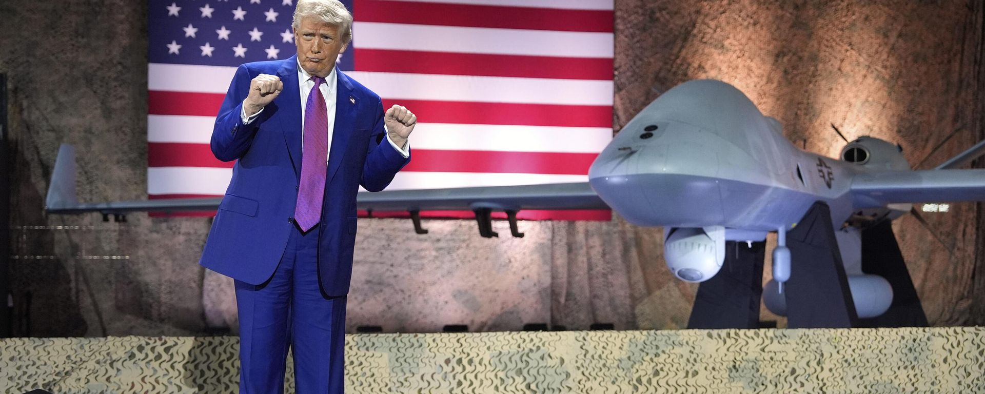 Donald Trump, presidente de EEUU, en Al Udeid, la mayor base militar estadounidense en Oriente Medio - Sputnik Mundo, 1920, 23.09.2026