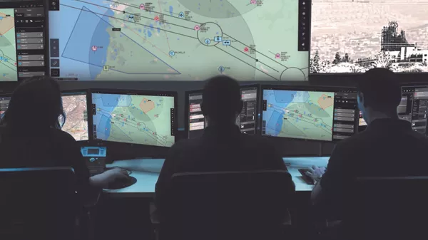 Personal de Elbit Systemas realiza una prueba con el sistema Torch-X - Sputnik Mundo