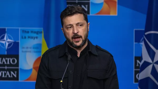 Volodímir Zelenski en la cumbre de la OTAN, en La Haya, el 24 de junio de 2025 - Sputnik Mundo