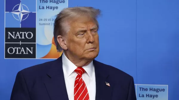 Reportan que Trump no mencionó directamente a Rusia ni una vez en una reunión de la OTAN a puerta cerrada - Sputnik Mundo
