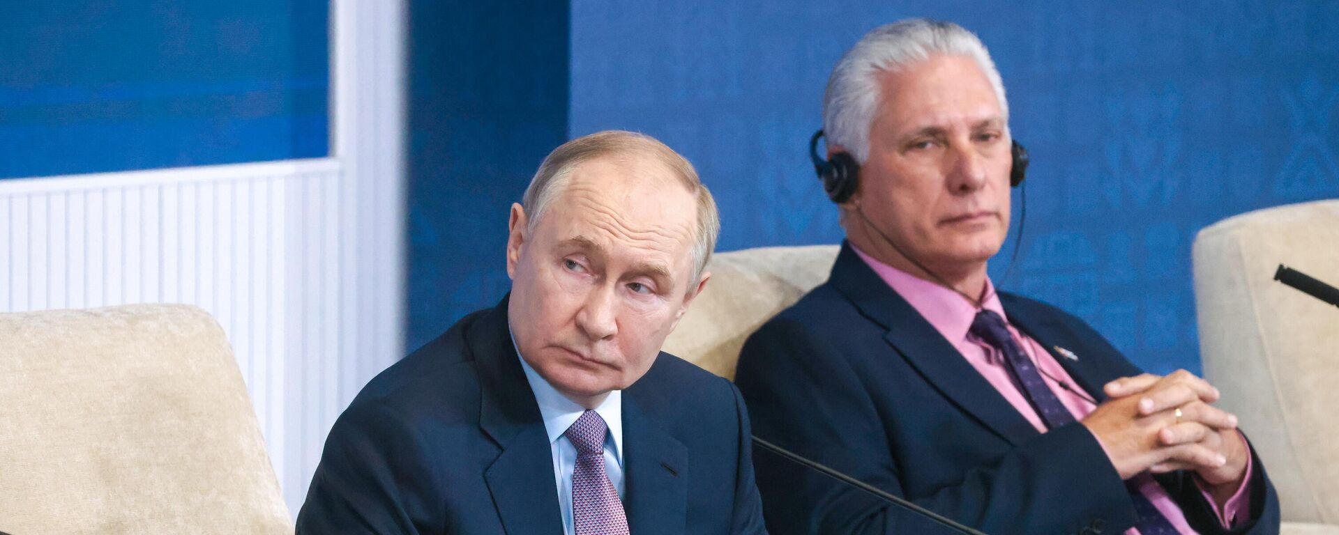 Vladímir Putin, presidente ruso, participa en la sesión plenaria del IV Foro Económico Euroasiático en Minsk - Sputnik Mundo, 1920, 26.06.2025