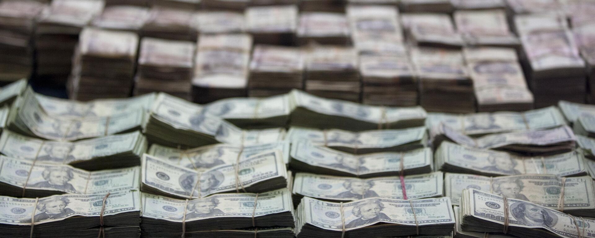 Dinero incautado del crimen organizado en México (imagen referencial) - Sputnik Mundo, 1920, 27.06.2025
