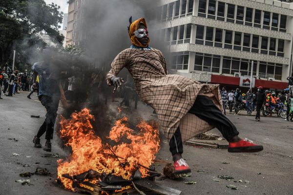 Manifestación en conmemoración de las víctimas de las protestas contra la Ley de Finanzas 2024 en Nairobi, Kenia.Estallaron enfrentamientos entre manifestantes y fuerzas de seguridad durante la protesta organizada bajo el nombre de Día de la Libertad de la Generación Z. Manifestación en conmemoración de las víctimas de las protestas contra la Ley de Finanzas 2024 en Nairobi, Kenia.Estallaron enfrentamientos entre manifestantes y fuerzas de seguridad durante la protesta organizada bajo el nombre de Día de la Libertad de la Generación Z. - Sputnik Mundo