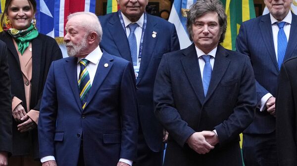 Los presidentes de Brasil, Luiz Inácio Lula da Silva, y de Argentina, Javier Milei. - Sputnik Mundo