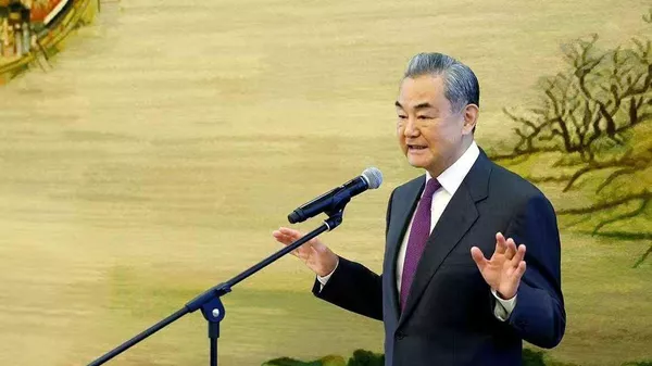 China critica ataques de EEUU a Irán: Alimentan la espiral del odio - Sputnik Mundo