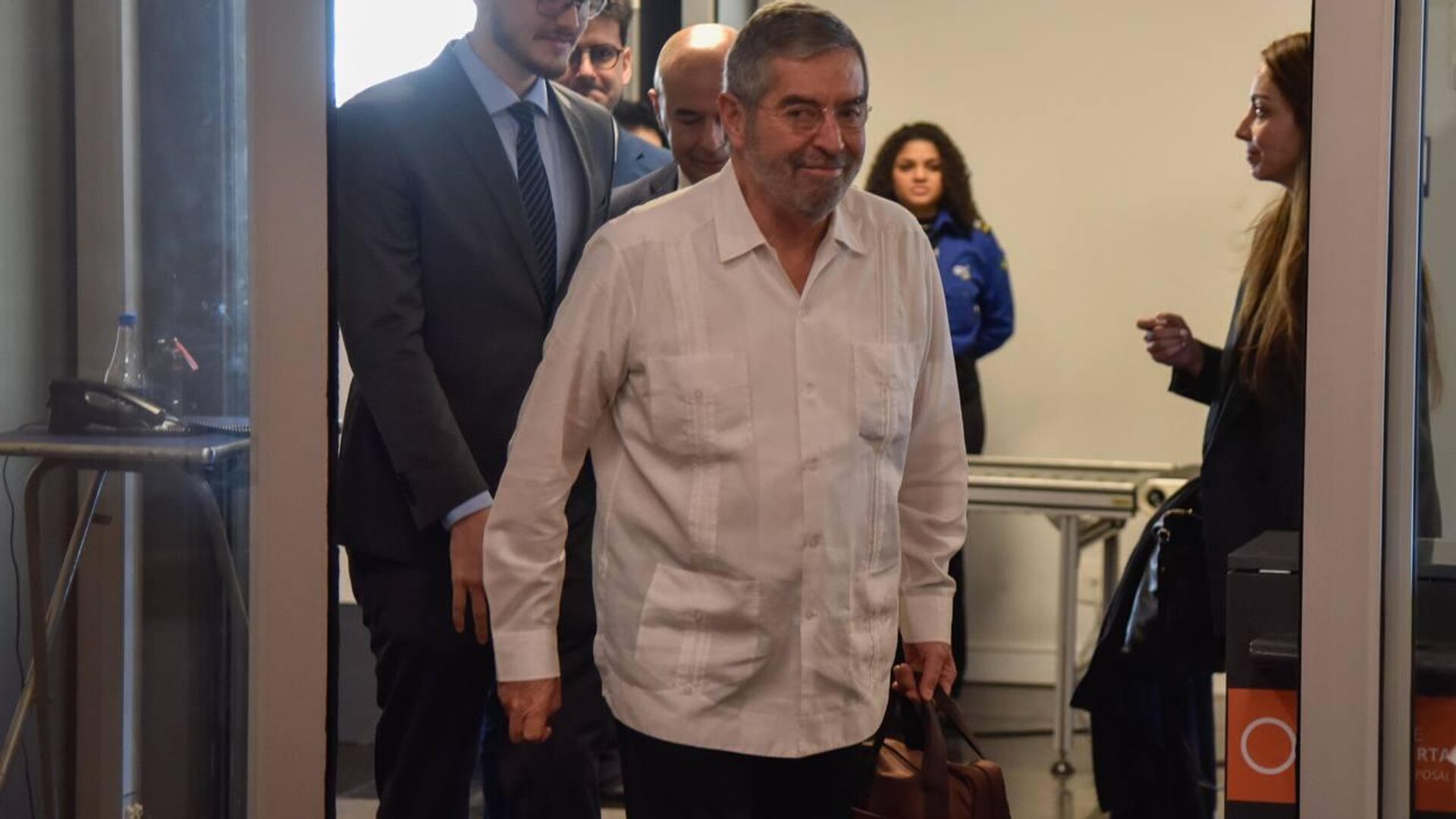 Canciller mexicano llega a Río de Janeiro para participar en la cumbre de los BRICS Canciller mexicano llega a Río de Janeiro para participar en la cumbre de los BRICS - Sputnik Mundo, 1920, 05.07.2025