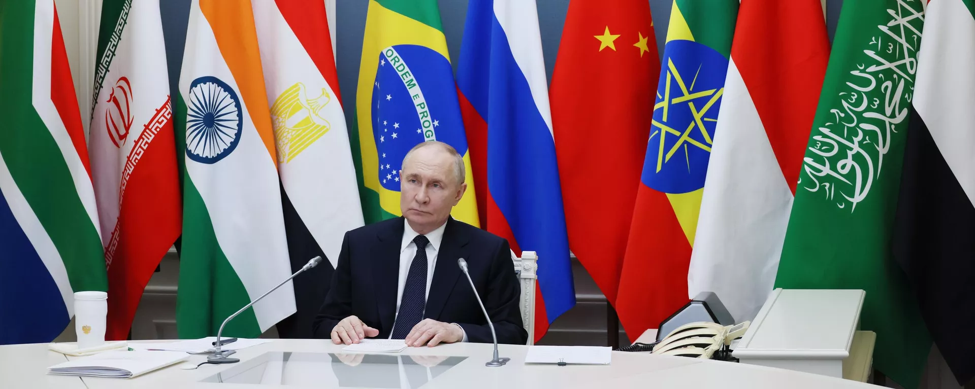 Vladímir Putin, presidente de Rusia, durante la XVII Cumbre de los BRICS - Sputnik Mundo, 1920, 06.07.2025