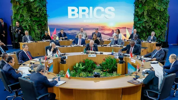 Líderes mundiales durante la XVII Cumbre de los BRICS - Sputnik Mundo