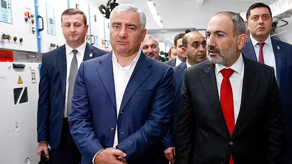Премьер-министр Никол Пашинян на открытии отремонтированной высоковольтной подстанции Ахтанак (24 октября 2019). Еревaн - Sputnik Mundo