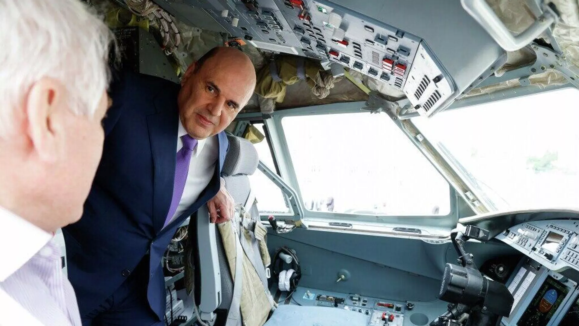 Primer ministro de Rusia supervisa el renovado avión regional ruso para aeródromos extremos - Sputnik Mundo, 1920, 08.07.2025