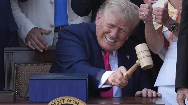 Esto no facilita el trabajo: Moscú constata lo contradictoria que es la Administración Trump - Sputnik Mundo