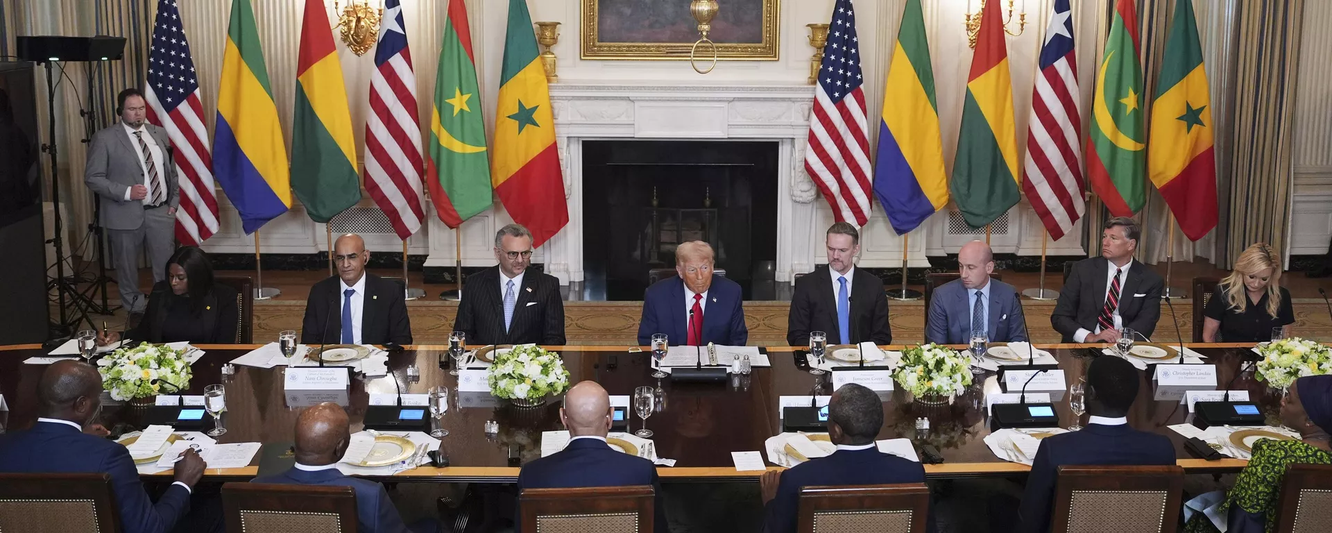 El presidente de EEUU, Donald Trump, en reunión con los mandatarios de Gabón, Guinea-Bisáu, Liberia, Mauritania y Senegal - Sputnik Mundo, 1920, 11.07.2025