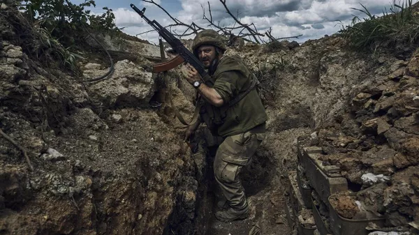 Kiev habría trasladado un gran número de mercenarios colombianos a la región de Sumi para mantener la línea del frente - Sputnik Mundo