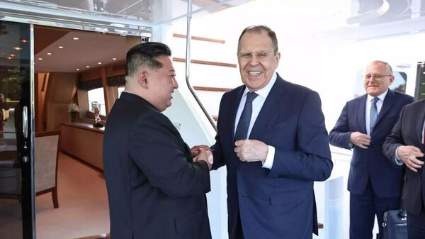 Kim Jong-un muestra apoyo a Rusia para solucionar la crisis ucraniana - Sputnik Mundo