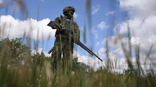 Soldado ruso en la zona de la operación militar especial  - Sputnik Mundo