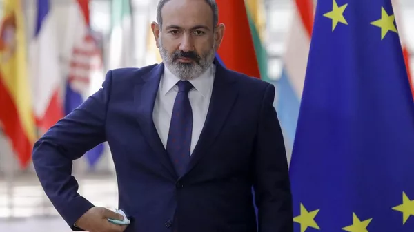 Las autoridades de Armenia ven una amenaza en la Iglesia por su oposición al acercamiento con Occidente - Sputnik Mundo