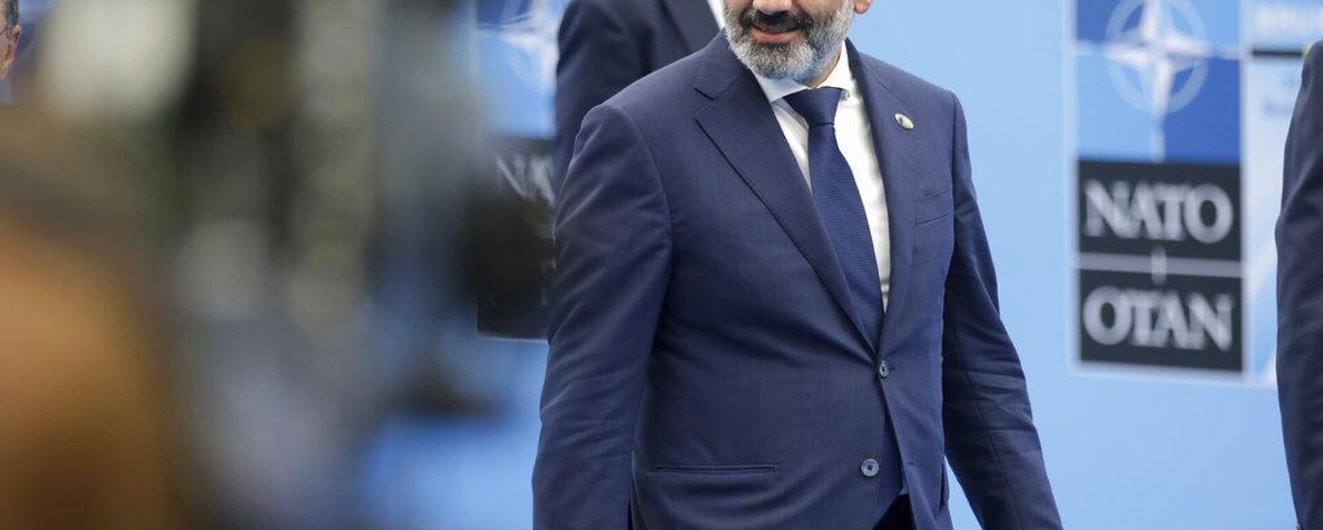 Nikol Pashinián, primer ministro de Armenia, en una cumbre de la OTAN - Sputnik Mundo, 1920, 22.05.2026