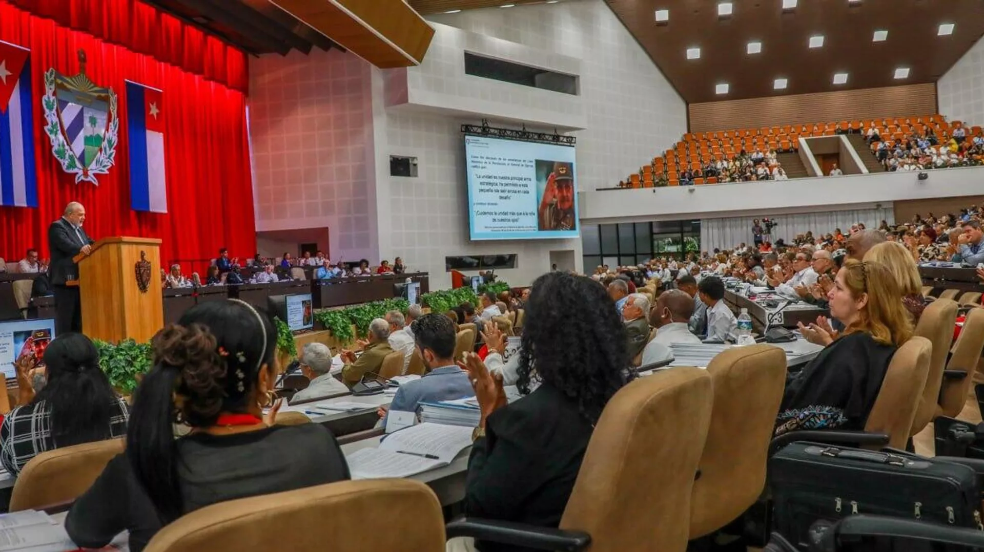 Cuba reiteró prioridades para la recuperación económica: Se necesitan cambios radicales - Sputnik Mundo, 1920, 19.07.2025