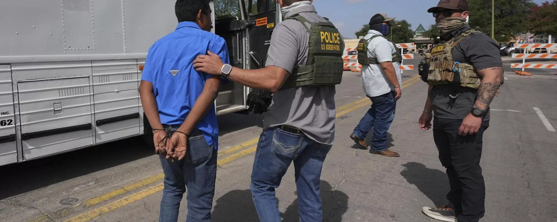 ¿En qué consiste la ley dignidad, propuesta para apoyar a migrantes en EEUU? - Sputnik Mundo, 1920, 21.07.2025