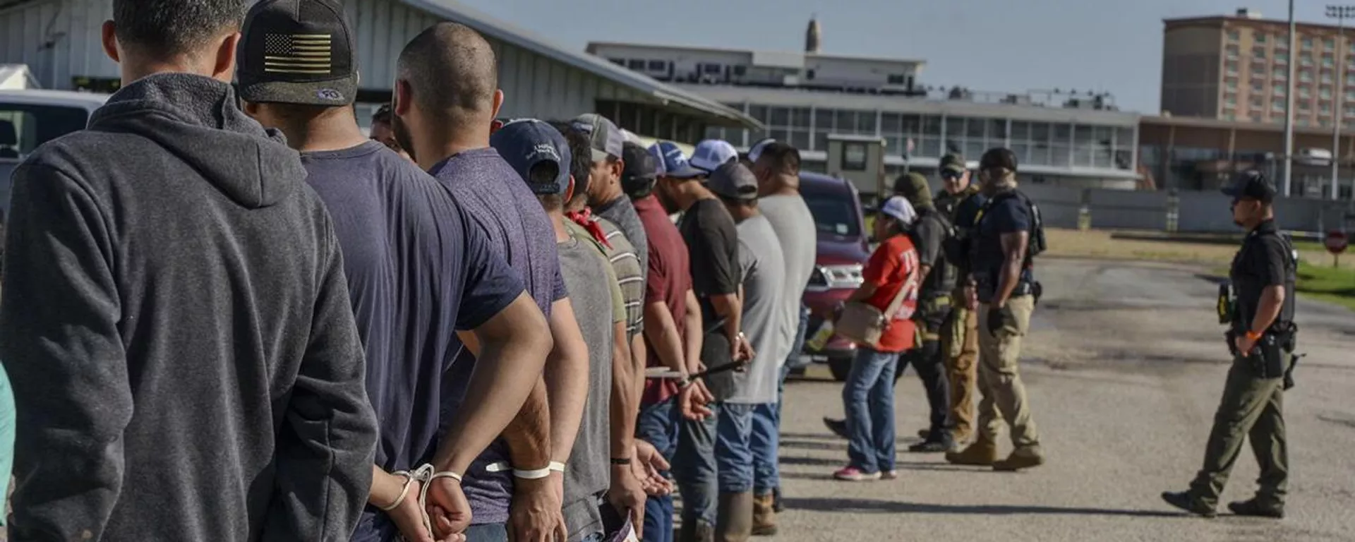 El Pentágono retira a 700 marines que apoyaron para repeler protestas en California - Sputnik Mundo, 1920, 22.07.2025